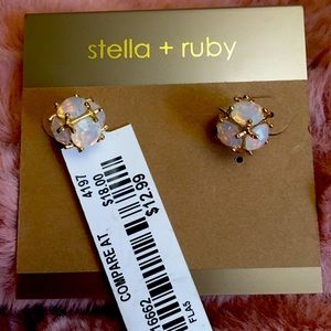 Iridescent ball studs